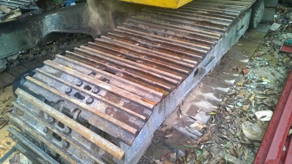 PC200-3 คอนโทนสั้น รถของผู้รับเหมาก่อสร้าง สภาพดี..มีตำหนิที่โซ่... PC200-3 คอนโทนสั้น รถของผู้รับเหมาก่อสร้าง สภาพดี..มีตำหนิที่โซ่...