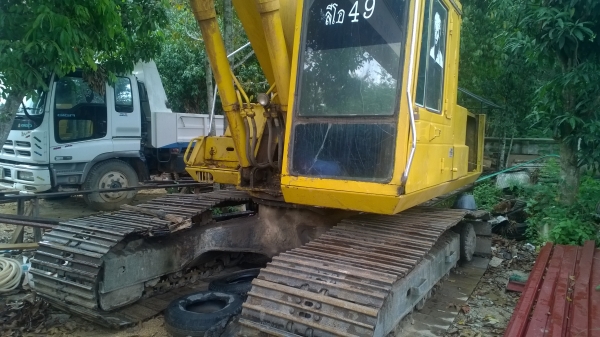 PC200-3 คอนโทนสั้น รถของผู้รับเหมาก่อสร้าง สภาพดี..มีตำหนิที่โซ่...