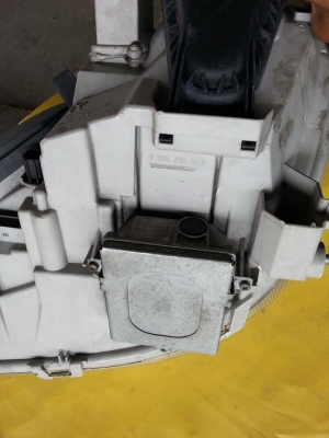 โคมไฟหน้า BENZ  S280 /W220 BOSH  เยอรมันแท้