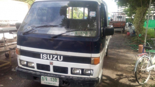 รถ 4 ล้อกลาง isuzu เครื่อง 90 แรง เอกสารพร้อมโอน