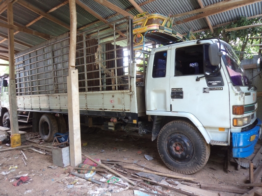 รถอีซูซุร็อก6ล้อช่วงยาว6เมตรเครื่อง195แรง เบรกทิฟฟี เพาเวอร์ รถอีซูซุร็อก6ล้อช่วงยาว6เมตรเครื่อง195แรง เบรกทิฟฟี เพาเวอร์