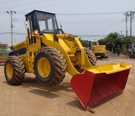 รถตัก เอวอ่อน KOMATSU 515 นำเข้าจาก ญี่ปุ่น แท้ 1000\% สวย เดิม ขายถูก 090-986-2521