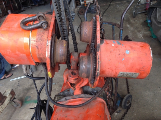 ขายรอกไฟฟ้า Elephant 2ton 380 V made in Japan พร้อมตัวขับ สภาพอุปกรณ์ครบ พร้อมใช้งาน ขายรอกไฟฟ้า Elephant 2ton 380 V made in Japan พร้อมตัวขับ สภาพอุปกรณ์ครบ พร้อมใช้งาน