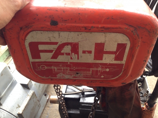 ขายรอกไฟฟ้า Elephant 2ton 380 V made in Japan พร้อมตัวขับ สภาพอุปกรณ์ครบ พร้อมใช้งาน ขายรอกไฟฟ้า Elephant 2ton 380 V made in Japan พร้อมตัวขับ สภาพอุปกรณ์ครบ พร้อมใช้งาน