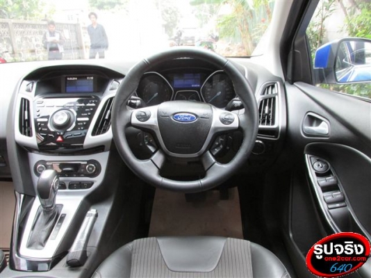 ขาย FORD FOCUS สีน้ำเงิน