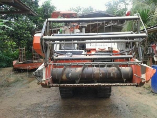 รถเกี่ยวข้าว KUBOTA รุ่นDC-60Plus+ ปี 54 ตัวสุดท้ายก่อนที่จะ รุ่น 70