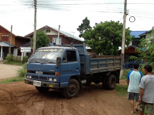 ขายครับเสียสั่งถอยๆๆ NPR59LU5 F M เครื่อง4BD1 Fหน้าหลังยางเต็มภาษีเต็ม