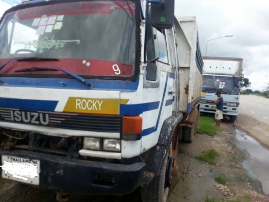 ขาย ISUZU 195กะบะคาโก้ สภาพสวยพร้อมใช้ ราคาต่อรอง ติดต่อได้ที่คุณ อ๊อฟ พิจิตร 086-737-9991