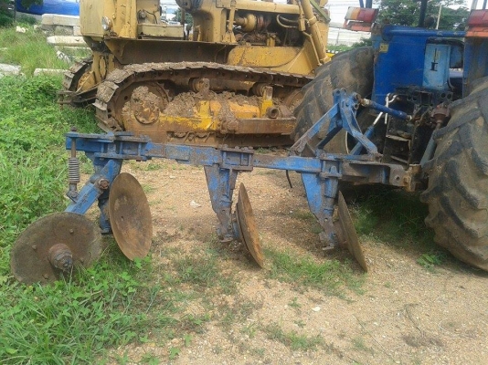 ขายรถแทร็คเตอร์และรถไถราคาถูก