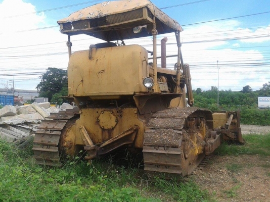 ขายรถแทร็คเตอร์และรถไถราคาถูก