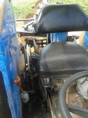 ขายรถแทร็คเตอร์และรถไถราคาถูก