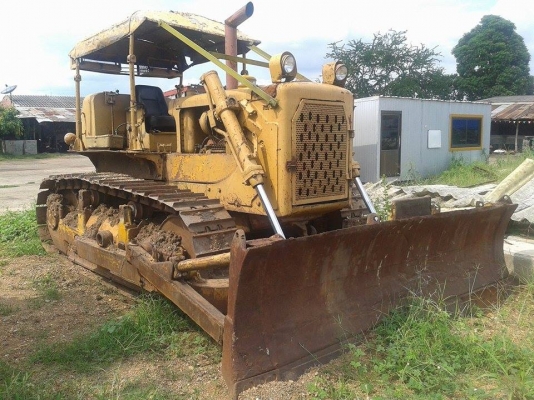 ขายรถแทร็คเตอร์และรถไถราคาถูก