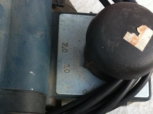 กบไฟฟ้า BOSCH ขนาด 82 มม. ผลิตที่สวิตเซอร์แลนด์  กำลังไฟ 750 W. สภาพสวยมาก ผ่านการใช้งานมาน้อย