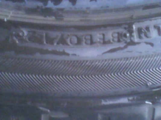 ยาง bridgestone potenza 245  45  19  ปี 11 มี 4 เส้น 5000 บาท