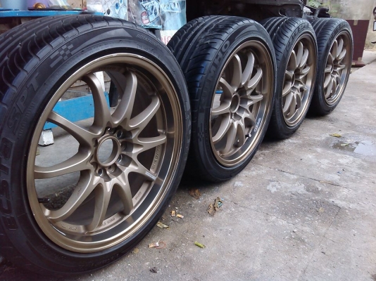 แม็ก ce28 17" กว้าง8 5/114 ยาง215/45 ปี12