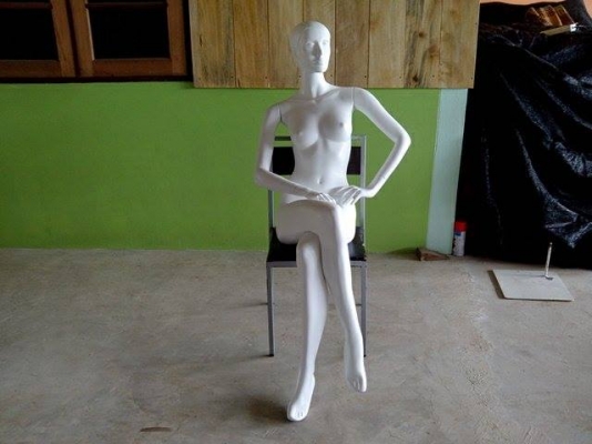 ขายหุ่นโชว์เสื้อผ้าไฟเบอร์ สภาพสมบูรณ์ พร้อมใช้