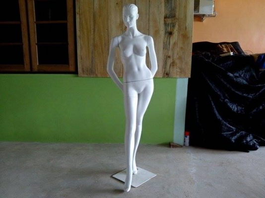 ขายหุ่นโชว์เสื้อผ้าไฟเบอร์ สภาพสมบูรณ์ พร้อมใช้