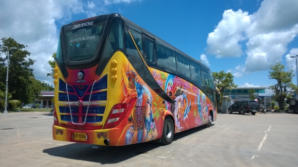 ขายบัส6ล้อ ตัวถังมีแสงยูร ขายบัส6ล้อ ตัวถังมีแสงยูร