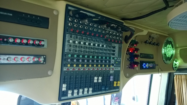 ขายบัส6ล้อ ตัวถังมีแสงยูร ขายบัส6ล้อ ตัวถังมีแสงยูร