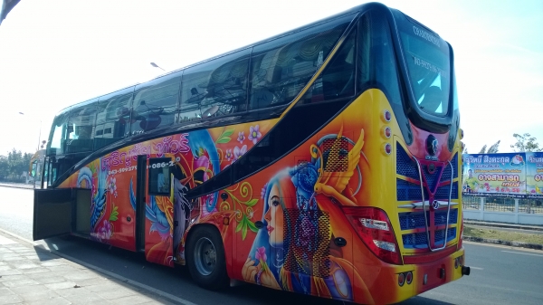ขายบัส6ล้อ ตัวถังมีแสงยูร ขายบัส6ล้อ ตัวถังมีแสงยูร