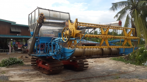 ขายรถเกี่ยวข้าววรพจน์การช่าง