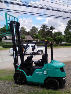 ขายด่วนรถยกMitsubishi รุ่นล่าสุด 2.5 ตัน เครื่องยนต์ดีเซล เสาสูง 3 เมตร เกียร์ออโต้ สวยเทพ