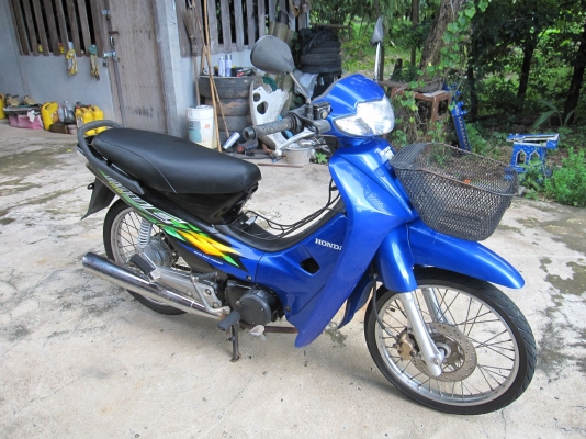 ขายเวฟ 100 ปี 47 สีนำ้เงิน เรือนไมล์ฟ้า ทะเบียนพร้อมโอน ราคา 11,500 บาท