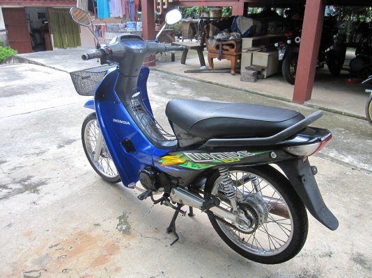 ขายเวฟ 100 ปี 47 สีนำ้เงิน เรือนไมล์ฟ้า ทะเบียนพร้อมโอน ราคา 11,500 บาท