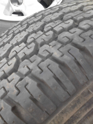 แม๊ก ขอบ 15 พร้อมยาง255/70R15 BRIDGESTONE DUELER H/T 689 ขาย 4 ล้อ TEL.081-427-3941 แม๊ก ขอบ 15 พร้อมยาง255/70R15 BRIDGESTONE DUELER H/T 689 ขาย 4 ล้อ TEL.081-427-3941