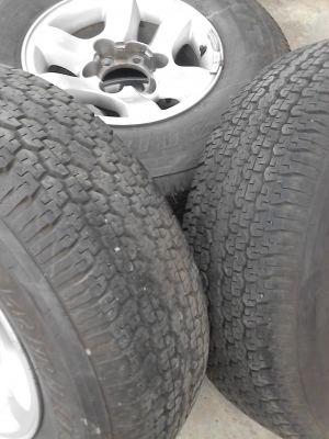 แม๊ก ขอบ 15 พร้อมยาง255/70R15 BRIDGESTONE DUELER H/T 689 ขาย 4 ล้อ TEL.081-427-3941 แม๊ก ขอบ 15 พร้อมยาง255/70R15 BRIDGESTONE DUELER H/T 689 ขาย 4 ล้อ TEL.081-427-3941