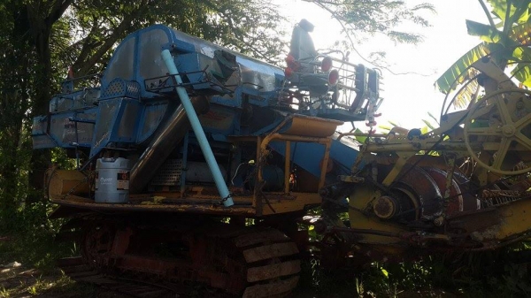 ขายด่วนรถเกี่ยวข้าวศักดิ์พัฒนาการเกษตร รุ่นBIG47