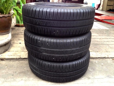 ---ขายแล้ว---ยาง 15 นิ้ว