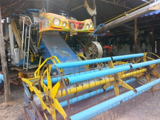 ขายรถเกี่ยวข้าวอุ้ม2.5ตัน เจ้าช้างไวไฟ เครื่องJO8C 260แรง เครื่องดี ช่วงล่างแน่น พร้อมลุยงานนาปี สภาพพร้อมใช้งาน สนใจโทร 090-8588220คุณนะ หรือ www.truck.in.th/498 ขายรถเกี่ยวข้าวอุ้ม2.5ตัน เจ้าช้างไวไฟ เครื่องJO8C 260แรง เครื่องดี ช่วงล่างแน่น พร้อมลุยงานนาปี สภาพพร้อมใช้งาน สนใจโทร 090-8588220คุณนะ หรือ www.truck.in.th/498