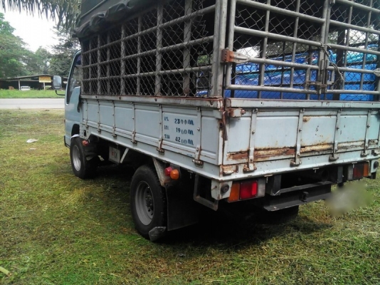 รถอีซูซุ 4 ล้อ รั้ว ( ไม่ดั้ม ) 88 แรงม้า. ปี 40 สนใจติดต่อ 081 - 6079515 รถอีซูซุ 4 ล้อ รั้ว ( ไม่ดั้ม ) 88 แรงม้า. ปี 40 สนใจติดต่อ 081 - 6079515