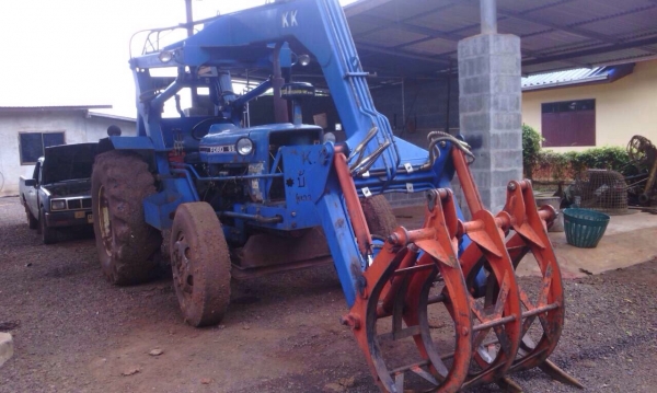 ขายรถคีบอ้อย FORD 6600 แถมชุดผานหน้า พร้อมใช้งาน