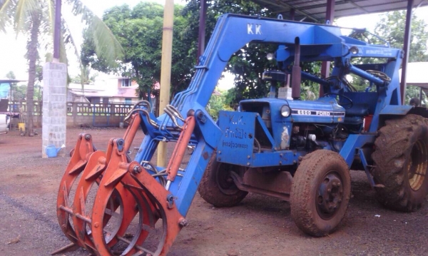 ขายรถคีบอ้อย FORD 6600 แถมชุดผานหน้า พร้อมใช้งาน