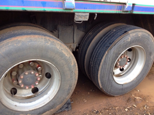 ขายรถบรรทุกพ่วง ISUZU เครื่อง 320 แรง ปี 50 กระบะไม่ดัมพ์สามมิตร ทะเบียนพร้อม