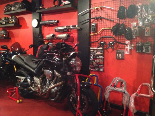 T&amp;T BIKE RAMA2 รับซื้อBIGBIKE ทุกรุ่น ให้ราคาจนคุณพอใจพร้อมจ่ายเงินสดทันที