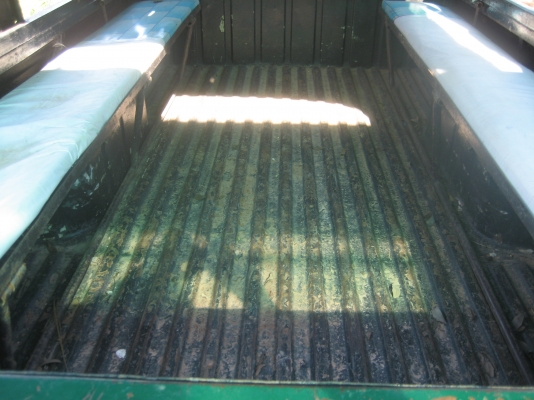 ขายกระบะยี่ห้อ nissan มีหลังคากระบะ