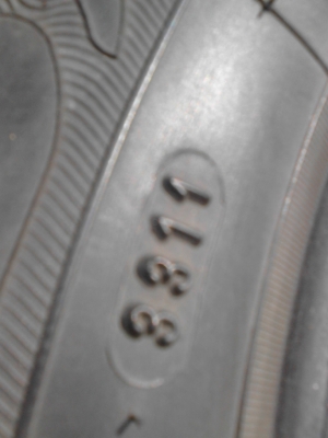 175/65R15 GOODYEAR ชุด 4 เส้น ปี2011 TEL.081-427-3941