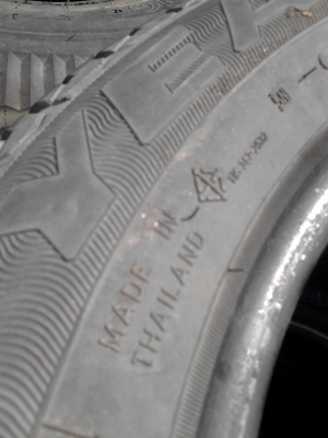 175/65R15 GOODYEAR ชุด 4 เส้น ปี2011 TEL.081-427-3941