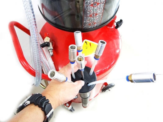 เครื่องดูดน้ำมันเครื่อง น้ำมันเกียร์  ด้วยระบบลม  ขนาด 70 ลิตร