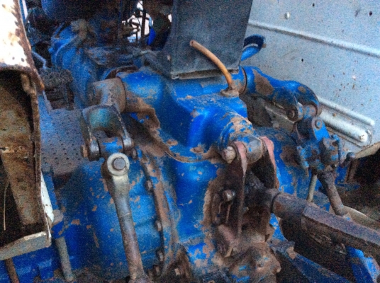 ขายรถไถ ford77 t3 รถใช้งานประจำ หางดี เครื่องดี มีอุปกรณ์ให้ 3 ชิ้น ใบมีด หาง3 หาง7