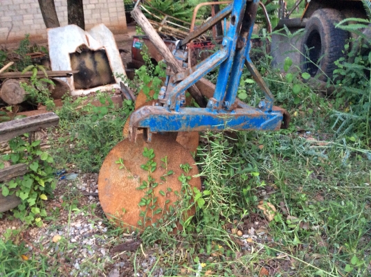 ขายรถไถ ford77 t3 รถใช้งานประจำ หางดี เครื่องดี มีอุปกรณ์ให้ 3 ชิ้น ใบมีด หาง3 หาง7