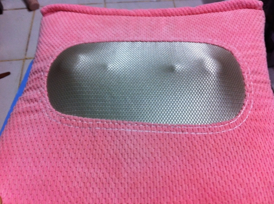 หมอนนวดหลัง ใช้ไฟ DC 12 V. นำไปใช้กับรถยนต์ได้หรือใช้ในบ้านได้ นวดร้อนได้นวดธรรมดาได้