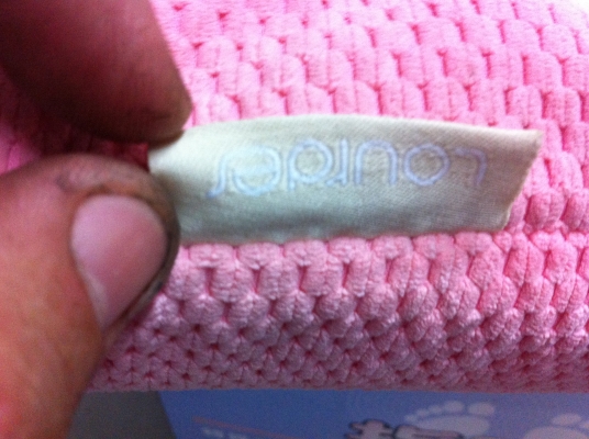 หมอนนวดหลัง ใช้ไฟ DC 12 V. นำไปใช้กับรถยนต์ได้หรือใช้ในบ้านได้ นวดร้อนได้นวดธรรมดาได้