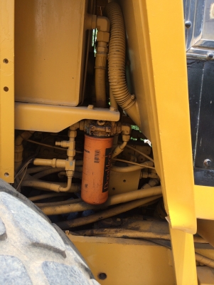 ขายรถบดถนนสั่นสะเทือน CATERPILLAR รุ่น CH563Cตู้เก๋ง 2 เพลา12 ตัน  145แรง