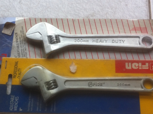 ประแจเลื่อน 8 นิ้ว Fion  ปากเลื่อนได้กว้างประมาณ 0-26มม. ของใหม่ลดราคาขาย