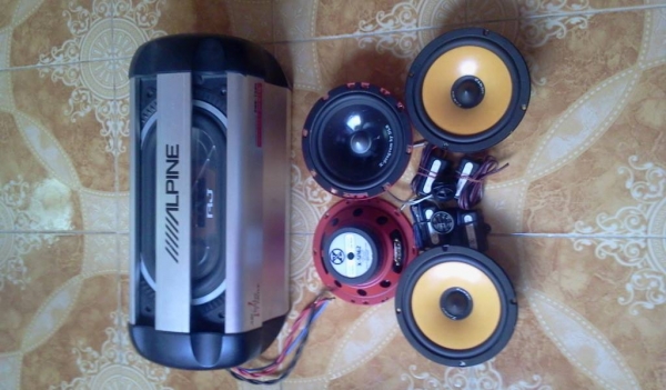 ซับบ๊อค ALPINE + เสียงกลาง HERTZ