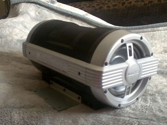 ขายลำโพงboseรุ่น101 4โอมห์กับตู้ซับติดรถมีขยายของaddzest